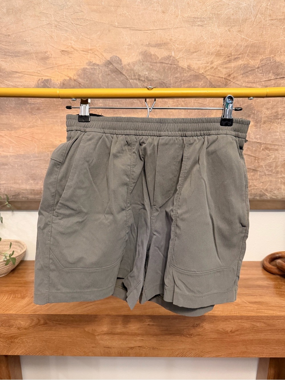 Lululemon men’s shorts size S